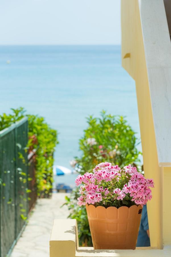 Waves Apartments Melody Glyfada מראה חיצוני תמונה